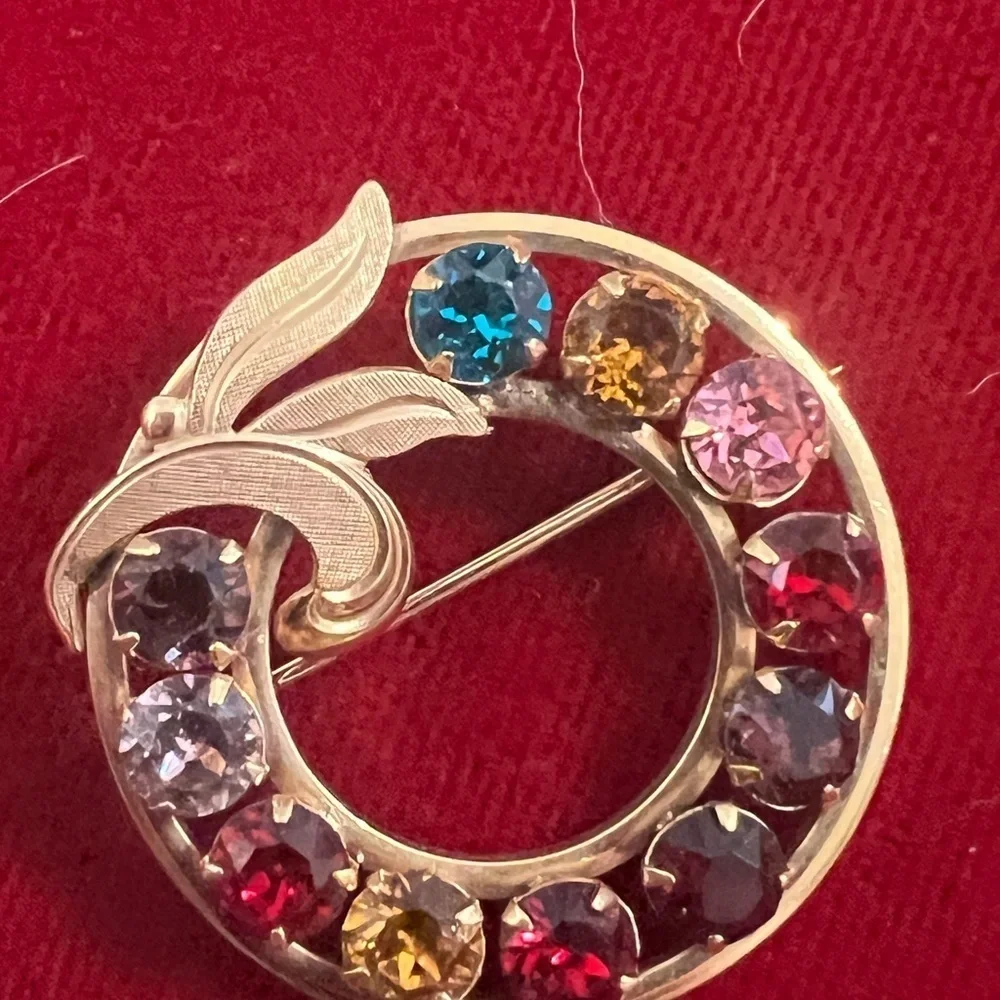 Vintage VAN DELL 1/20 12K GF Multi Color 11 Stone Rhinestone Brooch Pin 1 1/4